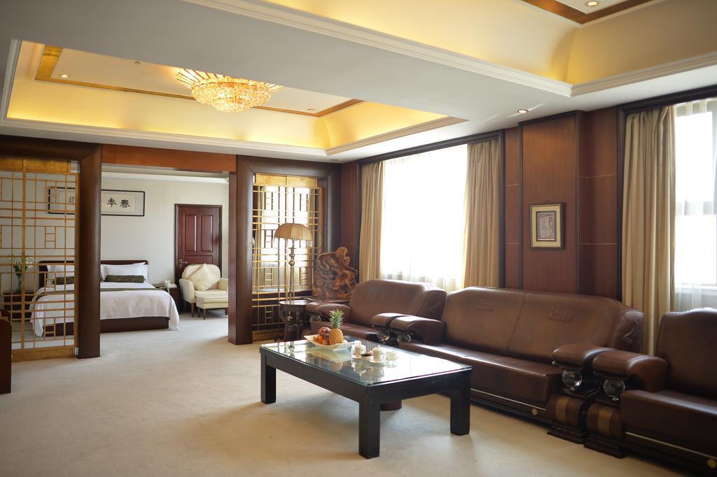 Harvest Hotel Qingdao Eksteriør billede